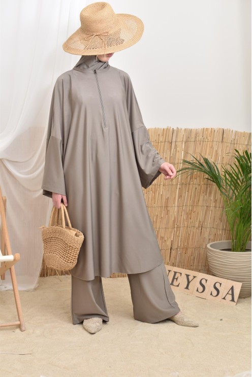 Langer Burkini mit Masturbationsschnitt, ideal für den Sommer