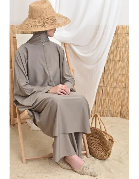 Langer Burkini mit Masturbationsschnitt, ideal für den Sommer