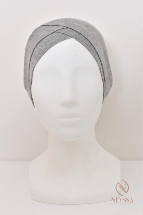 tube croisé sous hijab Confectionné dans un tissu fluide viscose
