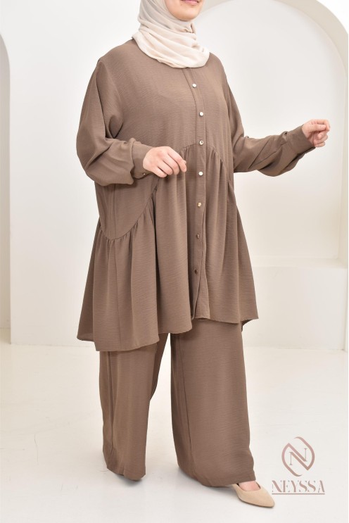 ensemble tunique chemise avec pantalon en jazz, coupe ample et moderne