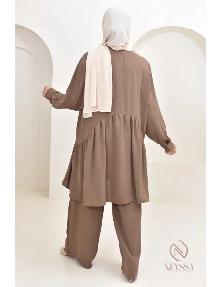 ensemble tunique chemise avec pantalon en jazz, coupe ample et moderne
