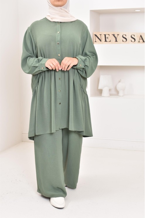 ensemble tunique chemise avec pantalon en jazz, coupe ample et moderne