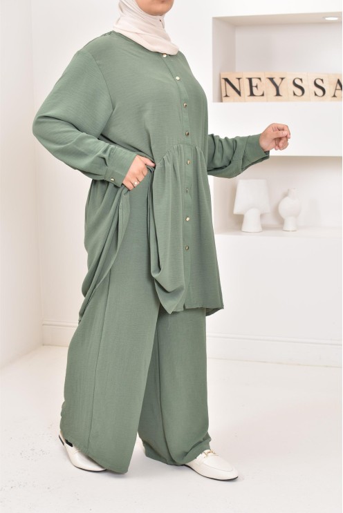 ensemble tunique chemise avec pantalon en jazz, coupe ample et moderne