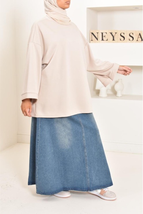 Pull style sweat oversize, idéal pour les hijabi sportives, outfit