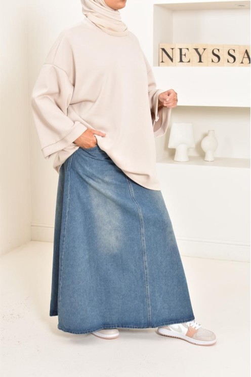 Pull style sweat oversize, idéal pour les hijabi sportives, outfit