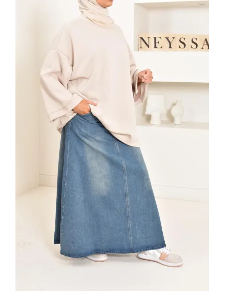 Pull style sweat oversize, idéal pour les hijabi sportives, outfit