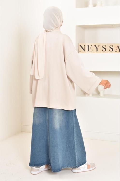 Pull style sweat oversize, idéal pour les hijabi sportives, outfit