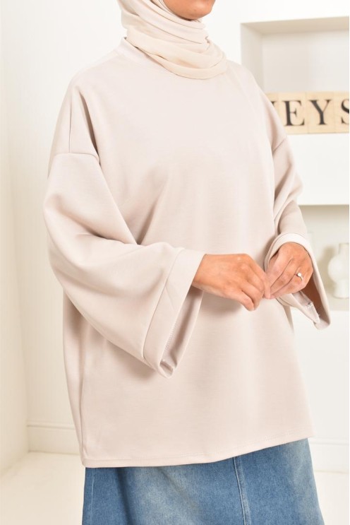 Pull style sweat oversize, idéal pour les hijabi sportives, outfit