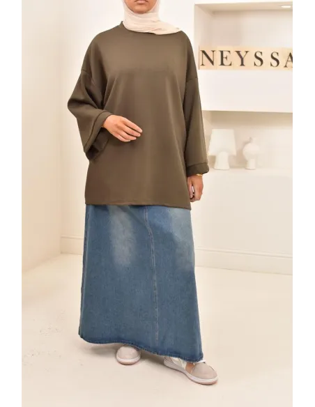 Pull style sweat oversize, idéal pour les hijabi sportives, outfit