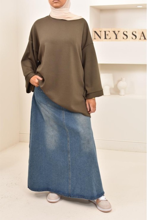 Pull style sweat oversize, idéal pour les hijabi sportives, outfit