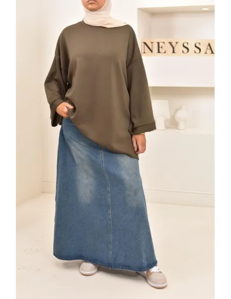 Pull style sweat oversize, idéal pour les hijabi sportives, outfit