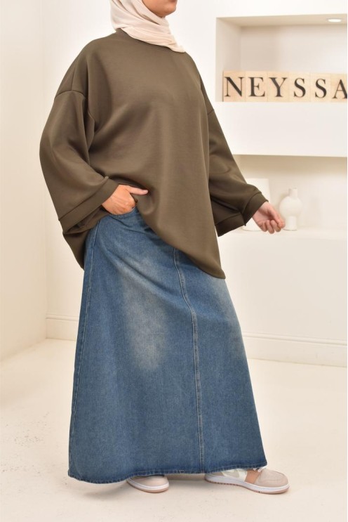 Pull style sweat oversize, idéal pour les hijabi sportives, outfit
