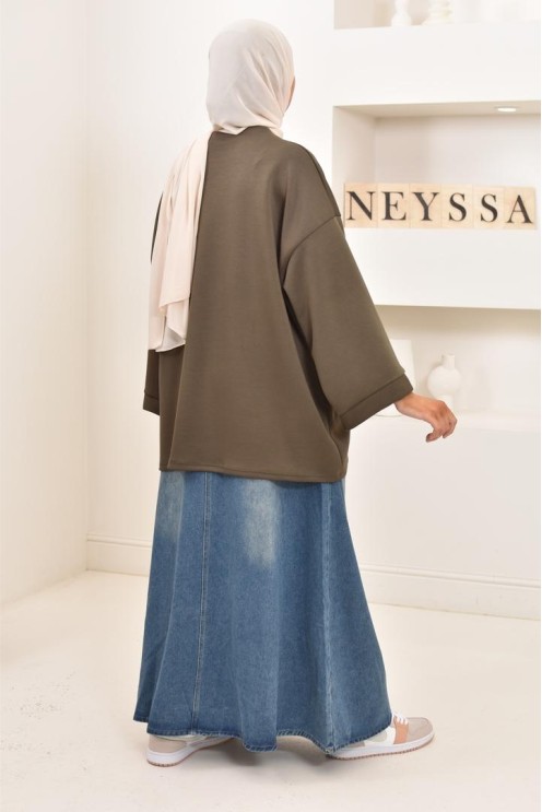 Pull style sweat oversize, idéal pour les hijabi sportives, outfit