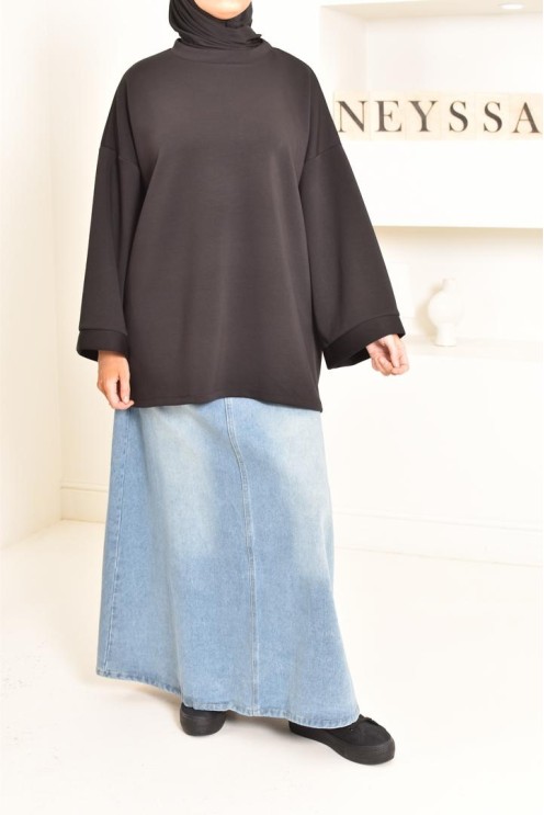 Pull style sweat oversize, idéal pour les hijabi sportives, outfit