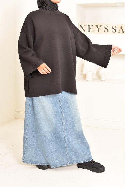 Pull style sweat oversize, idéal pour les hijabi sportives, outfit