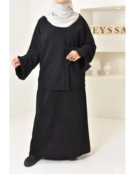 Zweiteiliges Set aus Kimono und Rock, bescheidenes Outfit Hijabi aus Cord.