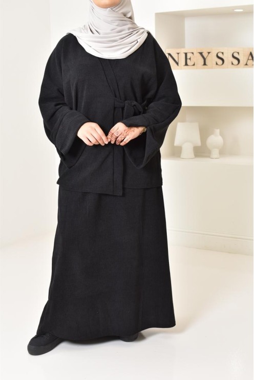 Zweiteiliges Set aus Kimono und Rock, bescheidenes Outfit Hijabi aus Cord.