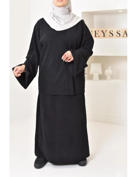 Zweiteiliges Set aus Kimono und Rock, bescheidenes Outfit Hijabi aus Cord.