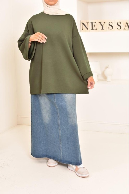 Pull style sweat oversize, idéal pour les hijabi sportives, outfit