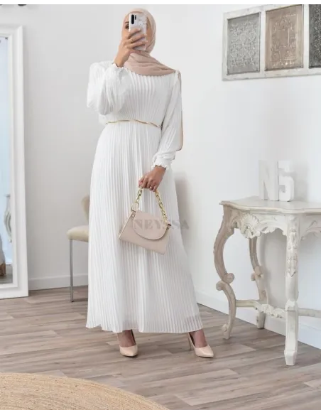 Neyssa langes, fließendes, schlichtes ausgestelltes Kleid für muslimische Frauen