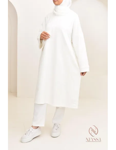 Tunika-Kleid im Oversize-Sweatshirt-Stil, ideal für sportliche Hijabi.