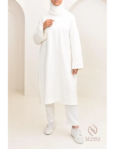 Tunika-Kleid im Oversize-Sweatshirt-Stil, ideal für sportliche Hijabi.