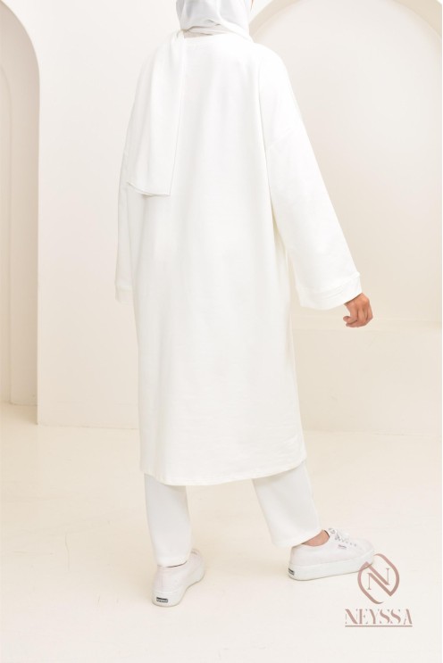 Tunika-Kleid im Oversize-Sweatshirt-Stil, ideal für sportliche Hijabi.