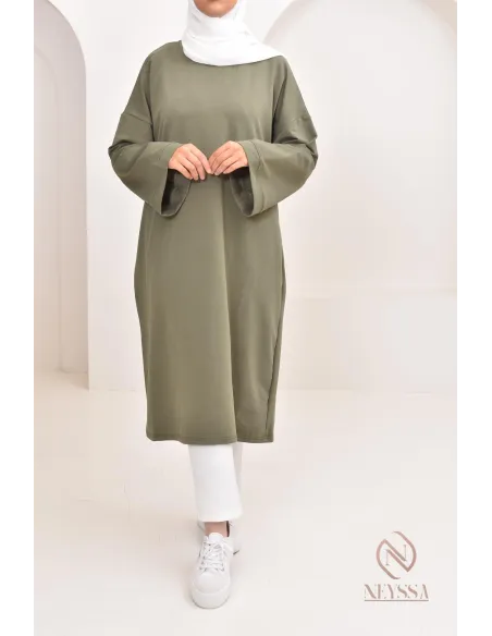Tunika-Kleid im Oversize-Sweatshirt-Stil, ideal für sportliche Hijabi.