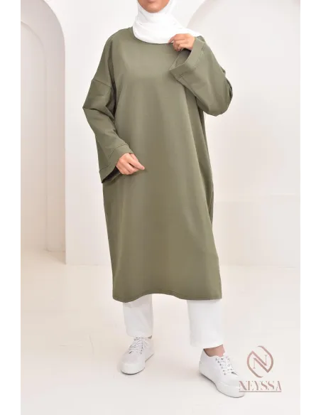 Tunika-Kleid im Oversize-Sweatshirt-Stil, ideal für sportliche Hijabi.