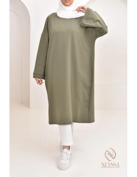 Tunika-Kleid im Oversize-Sweatshirt-Stil, ideal für sportliche Hijabi.