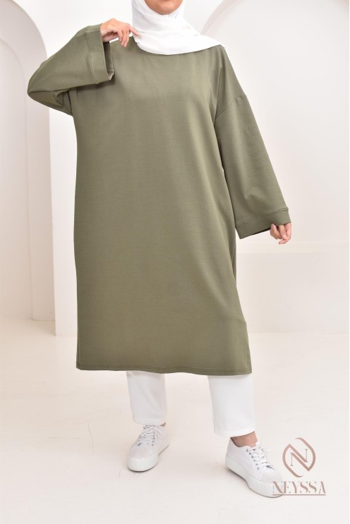 Tunika-Kleid im Oversize-Sweatshirt-Stil, ideal für sportliche Hijabi.