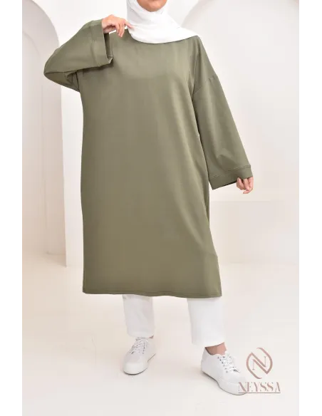 Tunika-Kleid im Oversize-Sweatshirt-Stil, ideal für sportliche Hijabi.