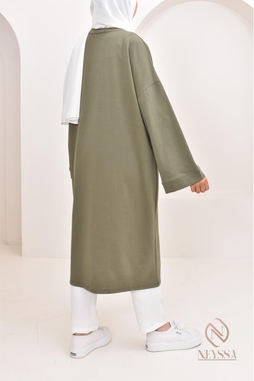 Tunika-Kleid im Oversize-Sweatshirt-Stil, ideal für sportliche Hijabi.