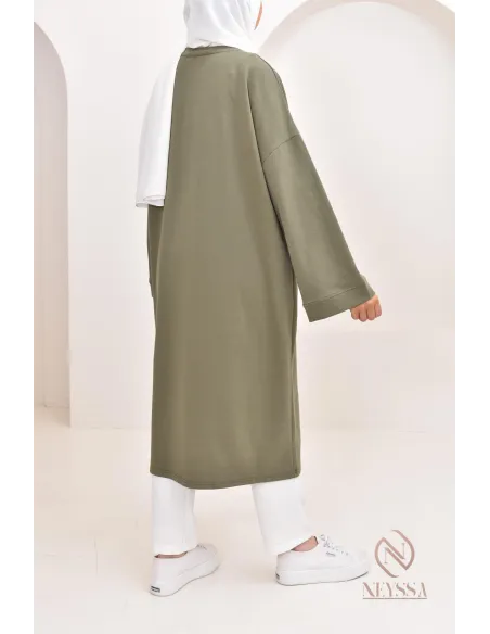 Tunika-Kleid im Oversize-Sweatshirt-Stil, ideal für sportliche Hijabi.