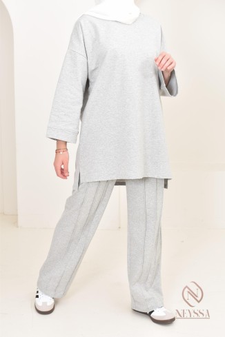 modisches ensemble frau sportwear