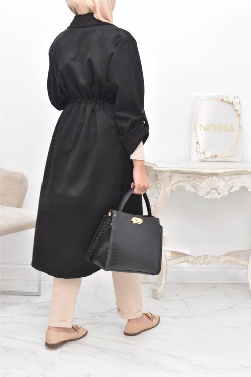 Long trench en daim élégant et classe pour femme musulmane.