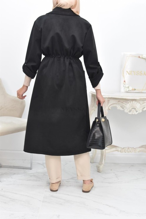 Long trench en daim élégant et classe pour femme musulmane.
