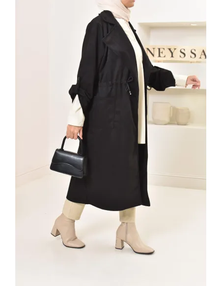 Long trench en daim élégant et classe pour femme musulmane.