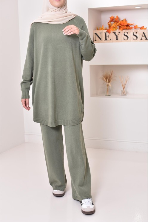 2-piece sweater and palazzo set in soft knit ideal for winter