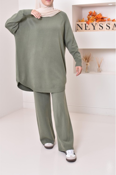 2-piece sweater and palazzo set in soft knit ideal for winter