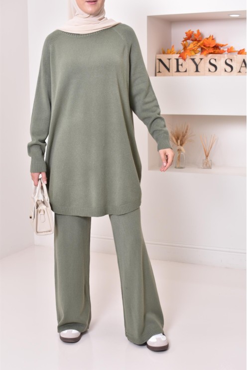 2-piece sweater and palazzo set in soft knit ideal for winter