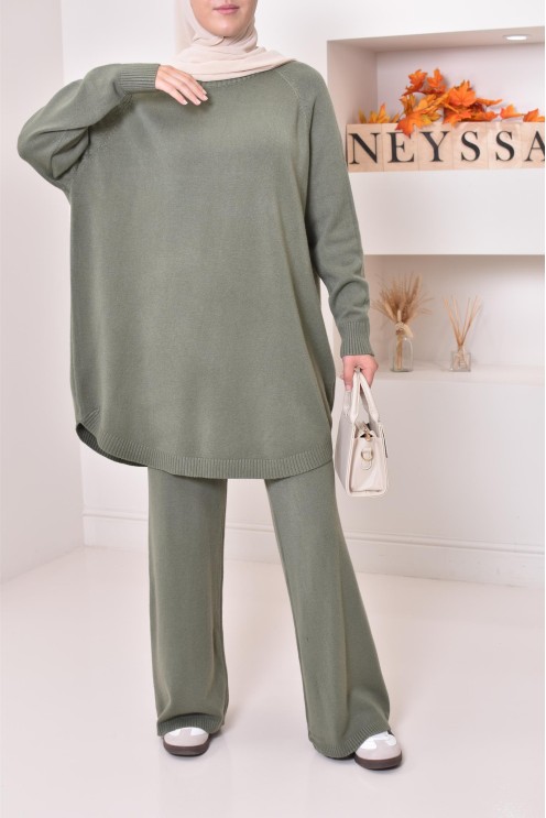 2-piece sweater and palazzo set in soft knit ideal for winter