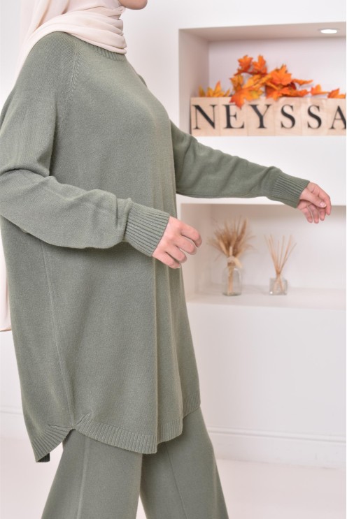 2-piece sweater and palazzo set in soft knit ideal for winter