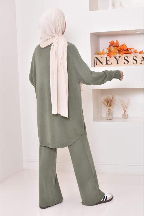 2-piece sweater and palazzo set in soft knit ideal for winter