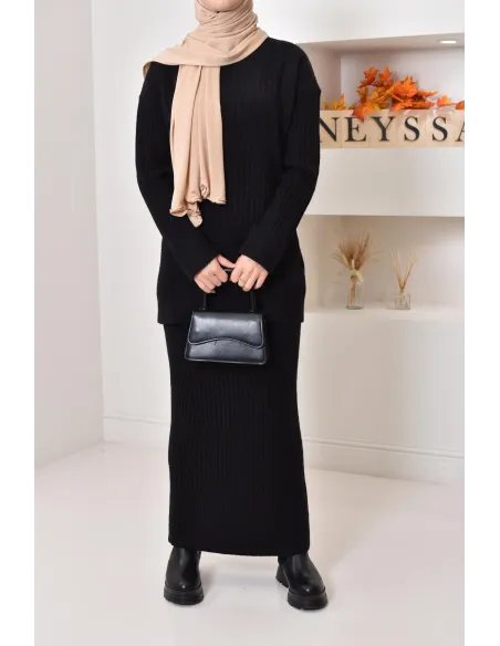 2-piece sweater and long knit skirt set, ideal for winter