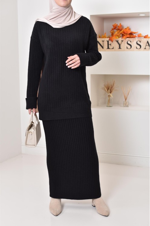 2-piece sweater and long knit skirt set, ideal for winter