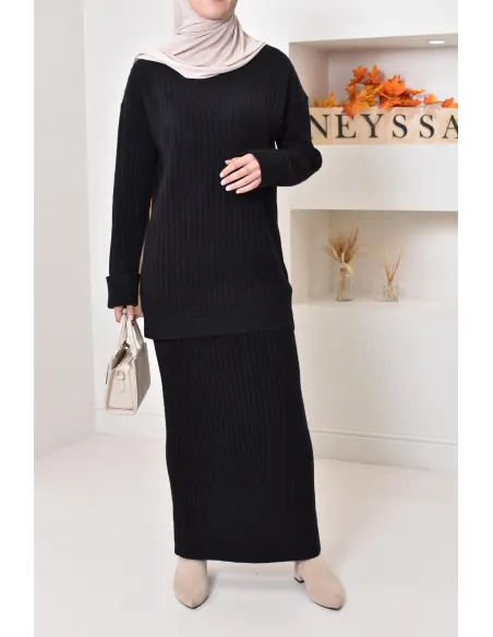 2-piece sweater and long knit skirt set, ideal for winter