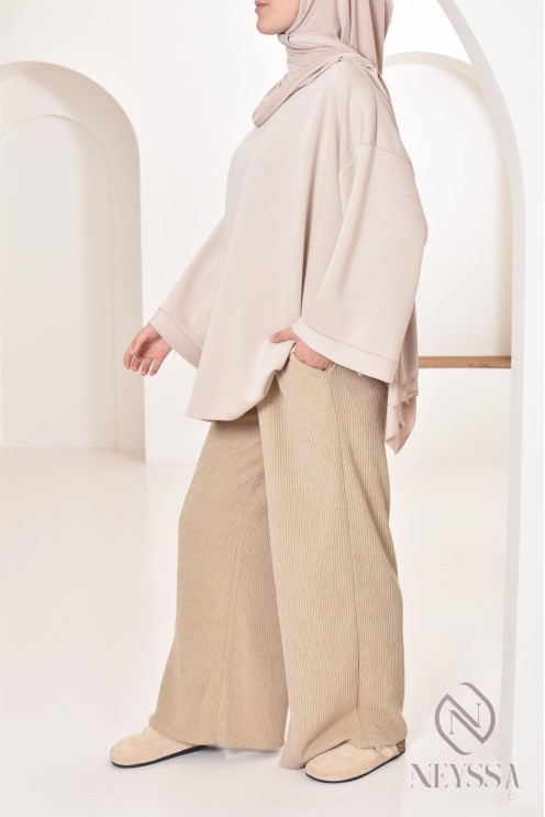 Damen-Cordhose, schön warm für den Winter, lockerer Schnitt.