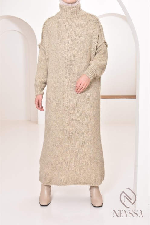 Strickkleid Pullover für den Winter, bescheidene Look-Idee für Hijabi.