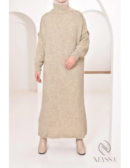 Strickkleid Pullover für den Winter, bescheidene Look-Idee für Hijabi.